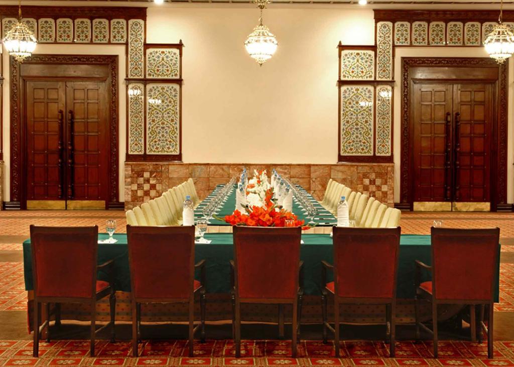 Faisalabad Serena Hotel Buitenkant foto