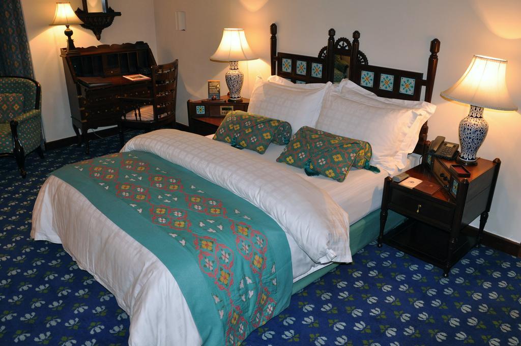 Faisalabad Serena Hotel Buitenkant foto