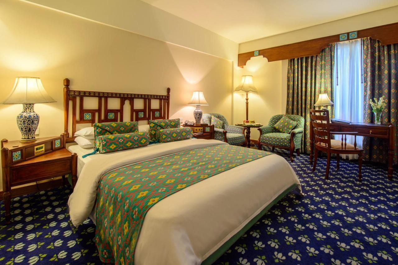Faisalabad Serena Hotel Buitenkant foto