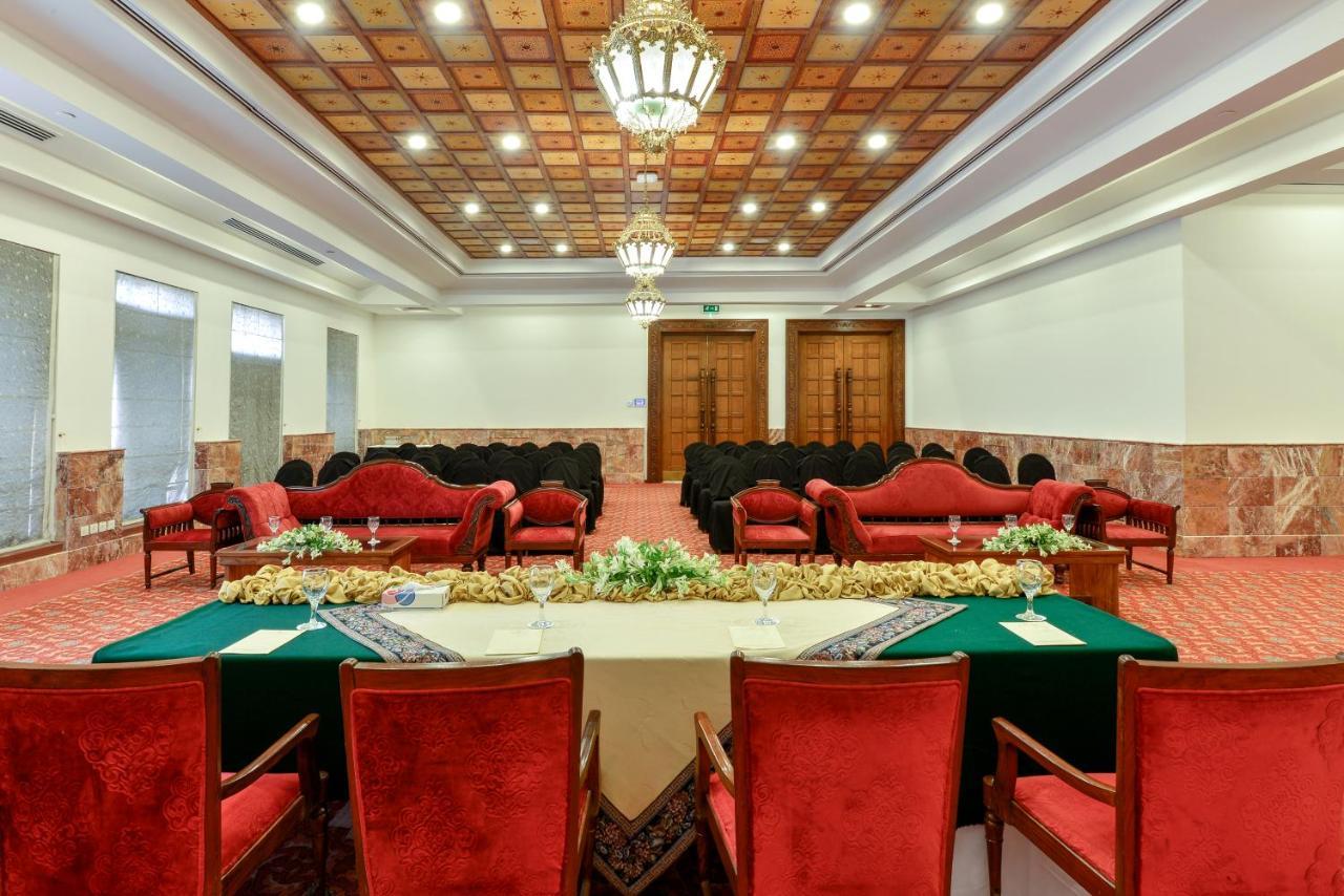 Faisalabad Serena Hotel Buitenkant foto