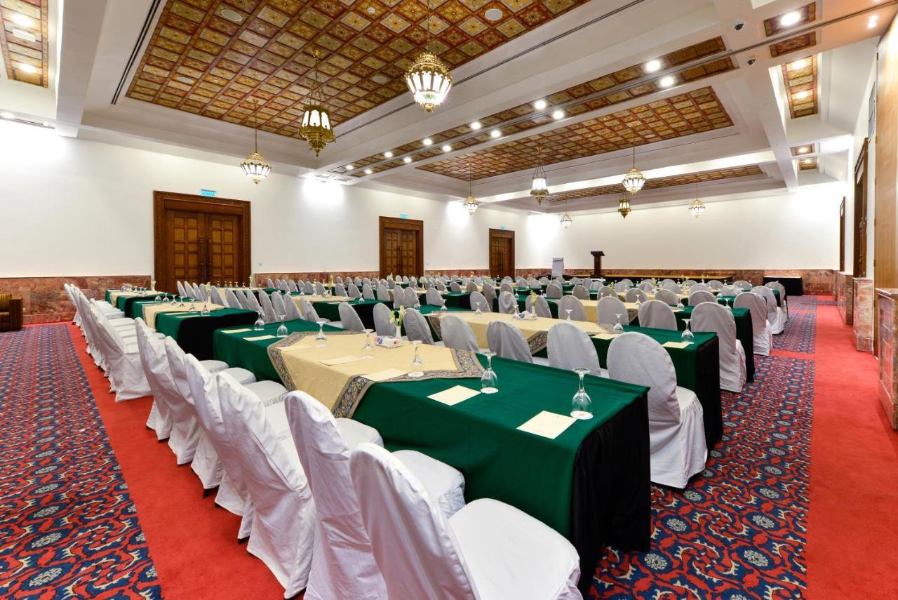Faisalabad Serena Hotel Buitenkant foto