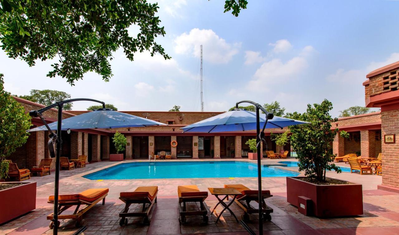 Faisalabad Serena Hotel Buitenkant foto